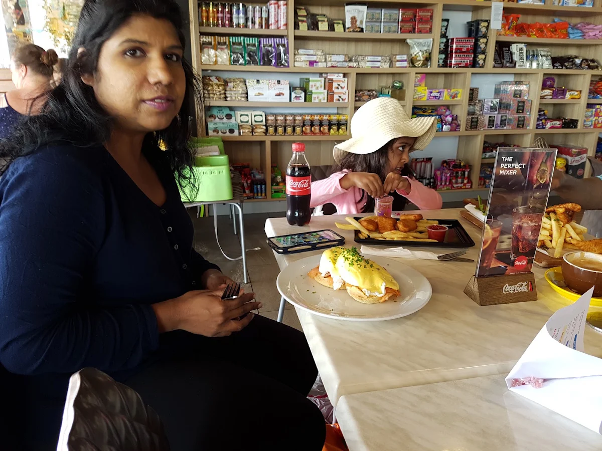 Vibe, Cafe On the Bay