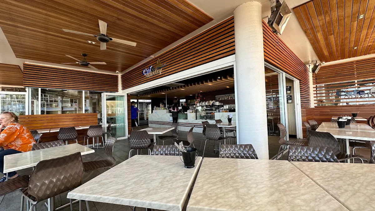 Vibe, Cafe On the Bay