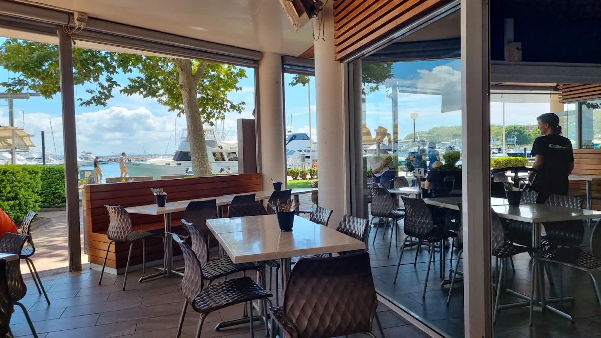 Vibe, Cafe On the Bay