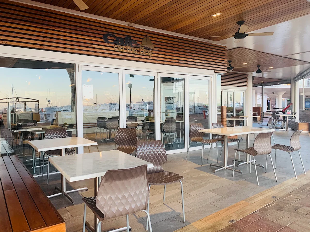 Vibe, Cafe On the Bay