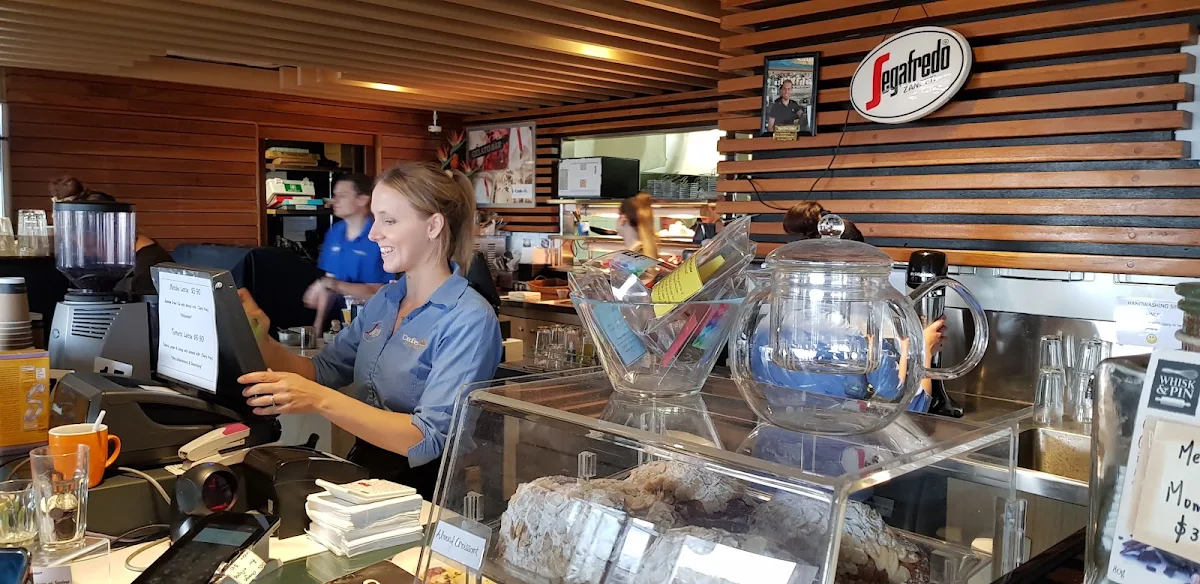 Vibe, Cafe On the Bay