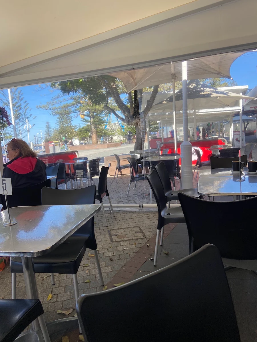 Vibe, DCE Café