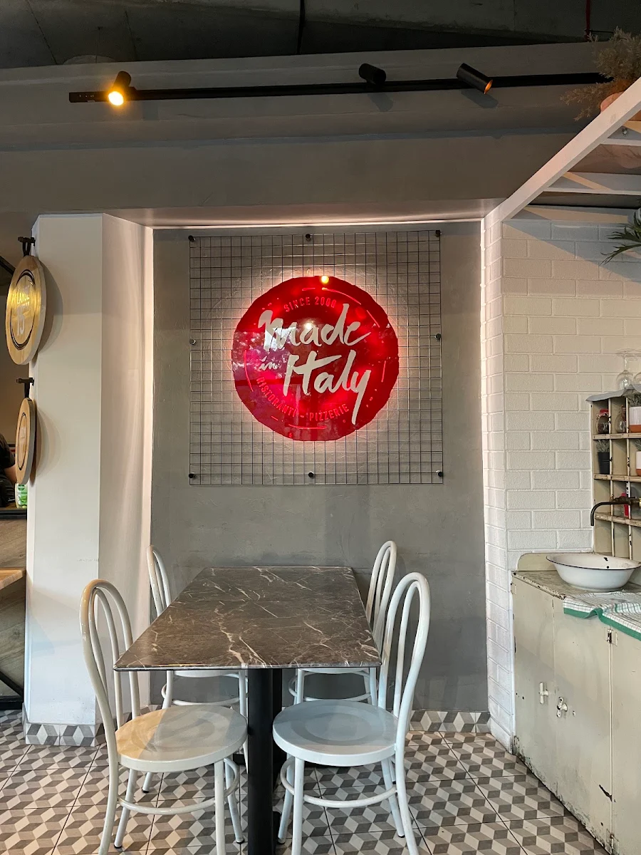 Vibe, Made In Italy Alexandria
