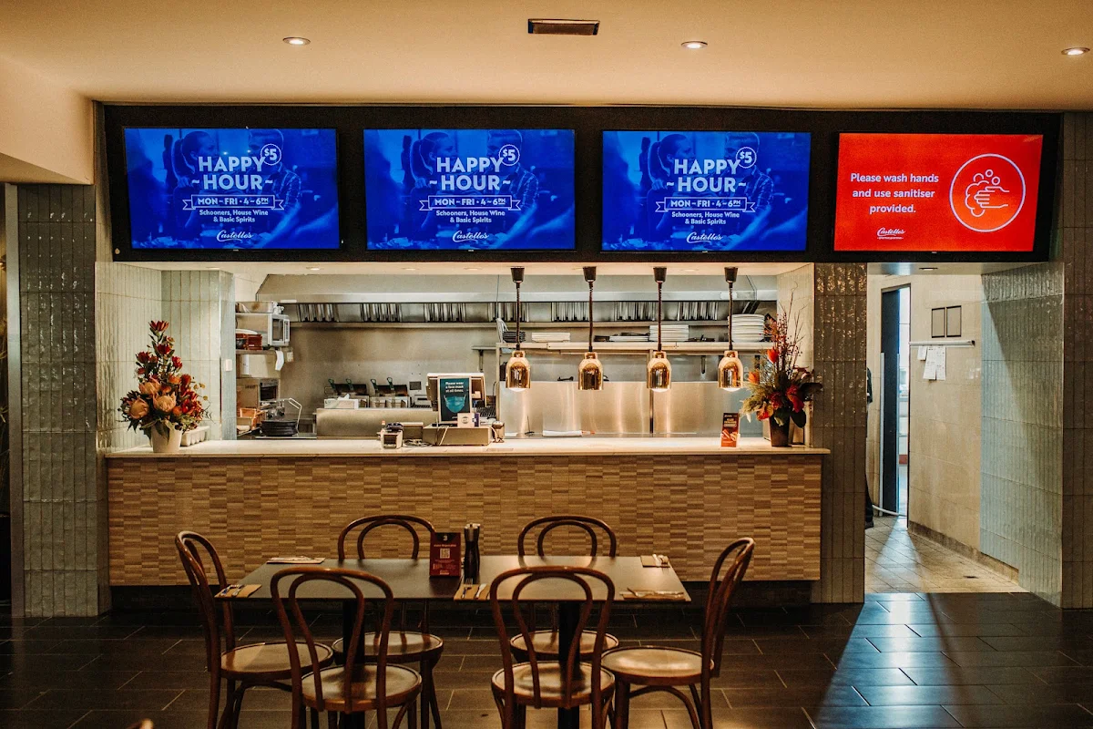 Vibe, Castellos Foresters Arms Hotel