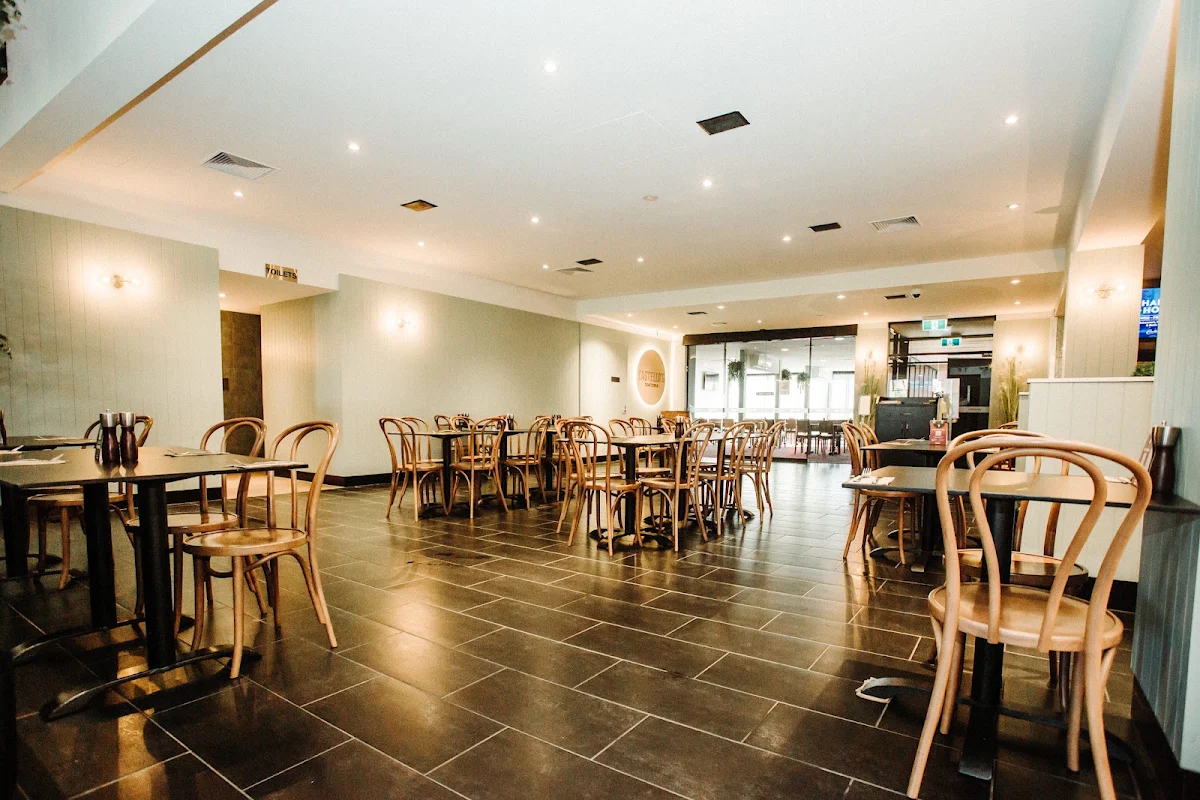 Vibe, Castellos Foresters Arms Hotel