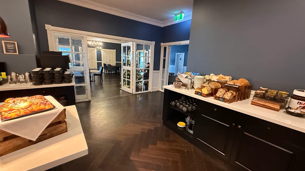 Vibe, Locavore Restaurant