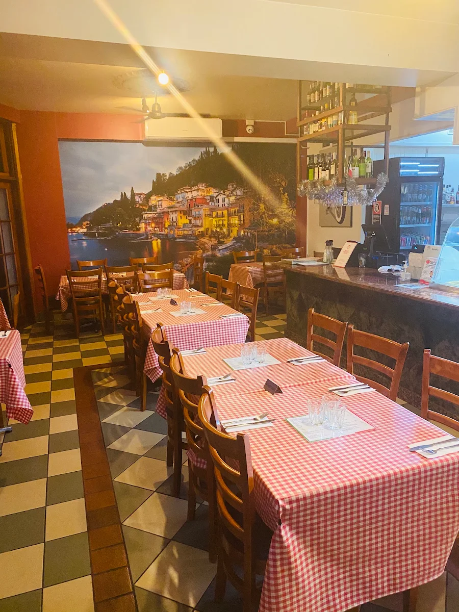 Vibe, Napoli Pizza Pasta Restaurant