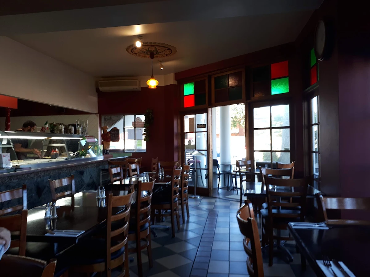 Vibe, Napoli Pizza Pasta Restaurant