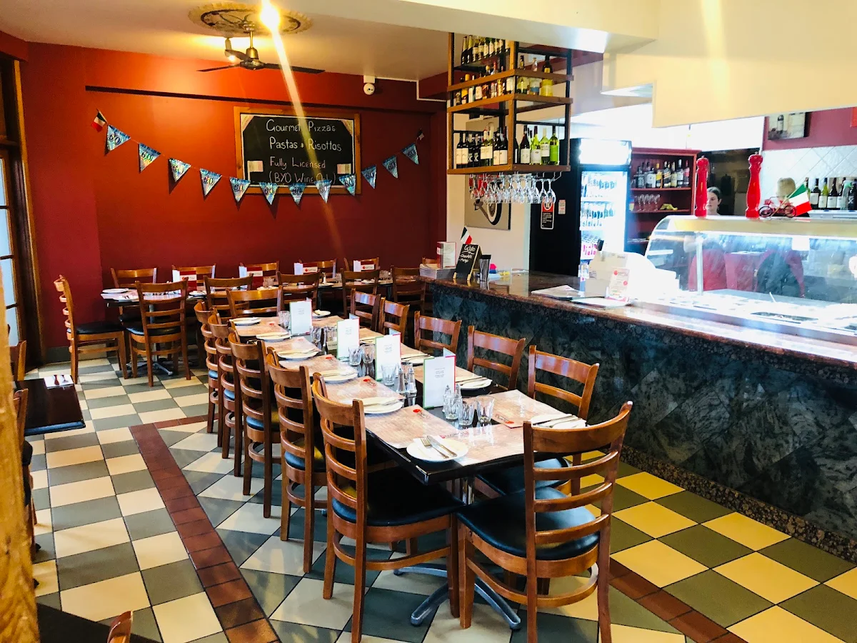 Vibe, Napoli Pizza Pasta Restaurant