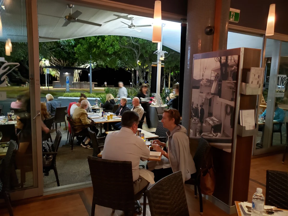 Vibe, Splash Seafood Restaurant