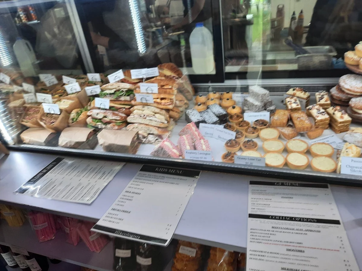 Vibe, The Bakeologists