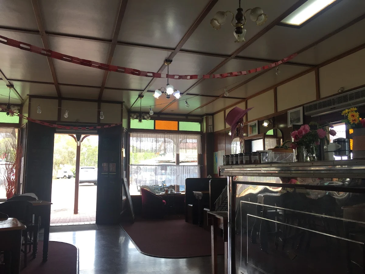 Vibe, Popular Cafe OPEN