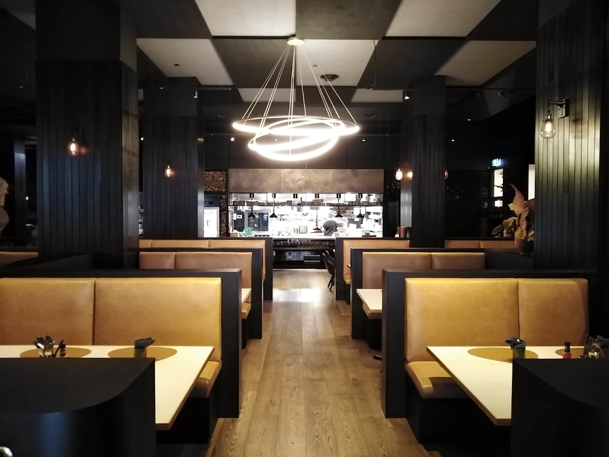Vibe, Railway Hotel Gosford Bar & Steakhouse