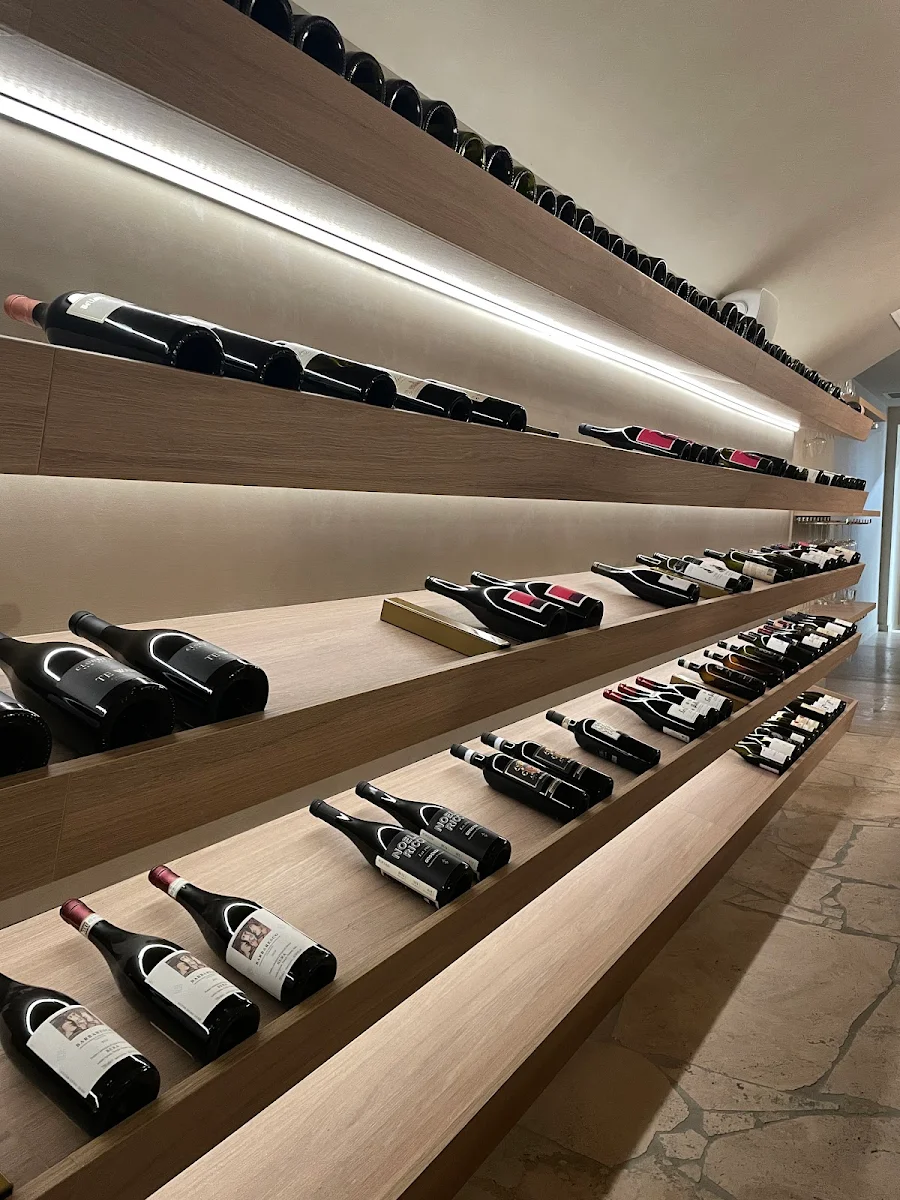 Vibe, Atelier Wine Bar