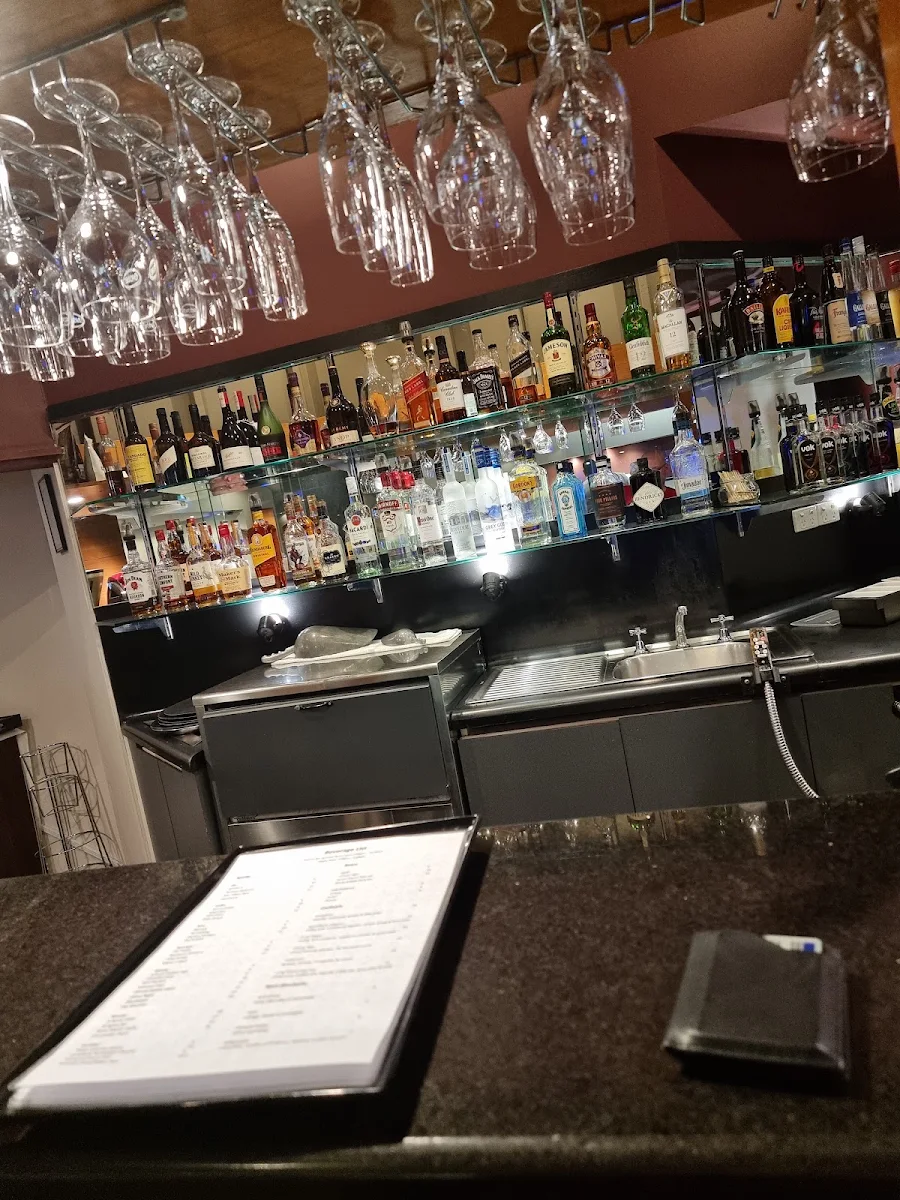 Vibe, Encore Bar & Lounge