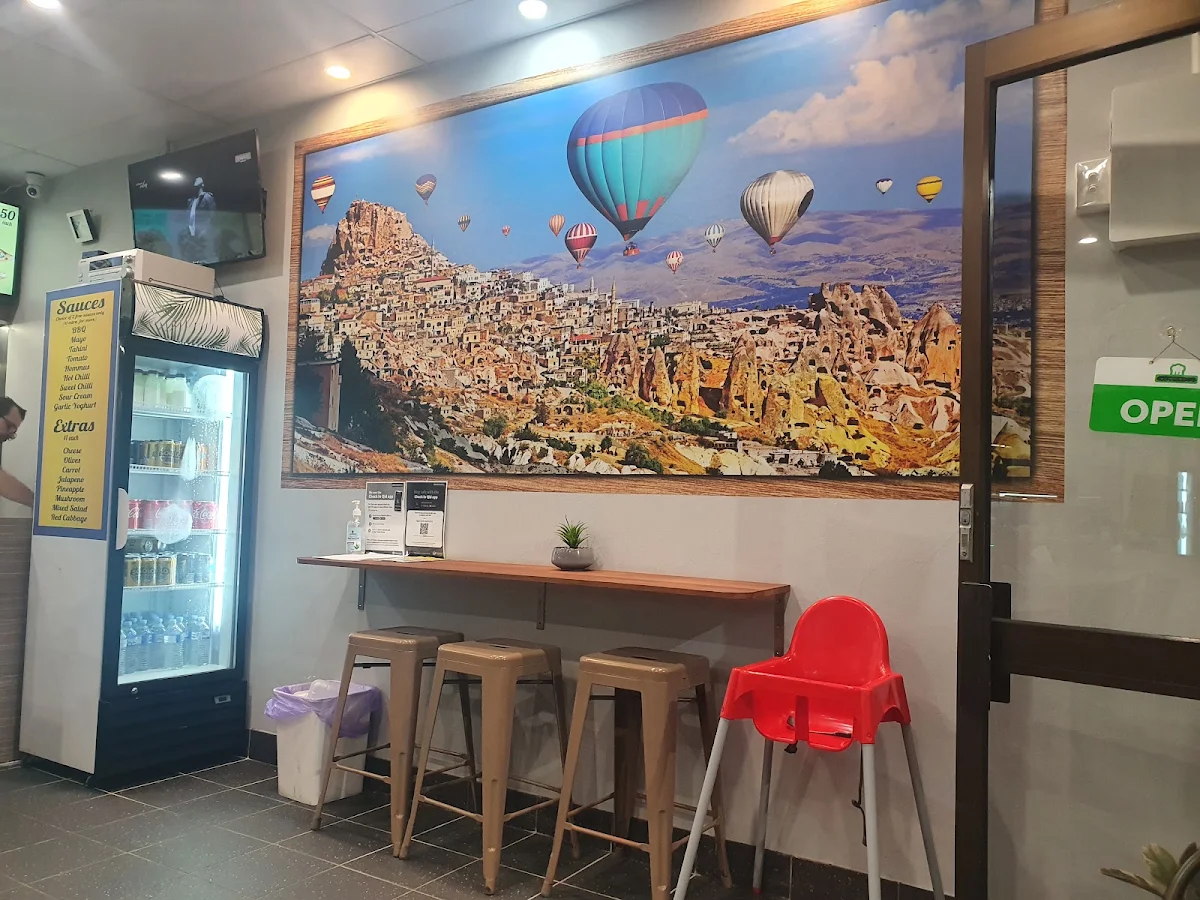 Vibe, Naz Grill