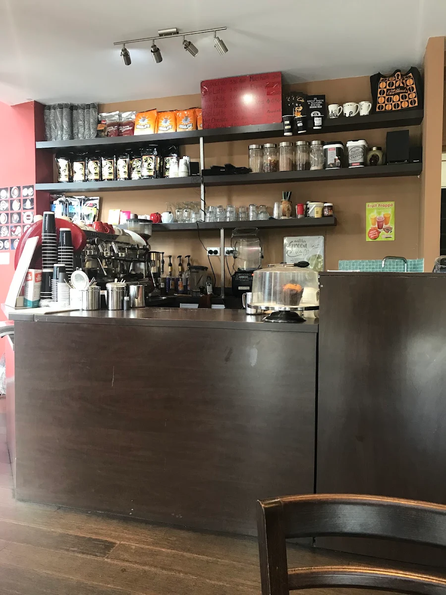 Vibe, Naxeion Cafe