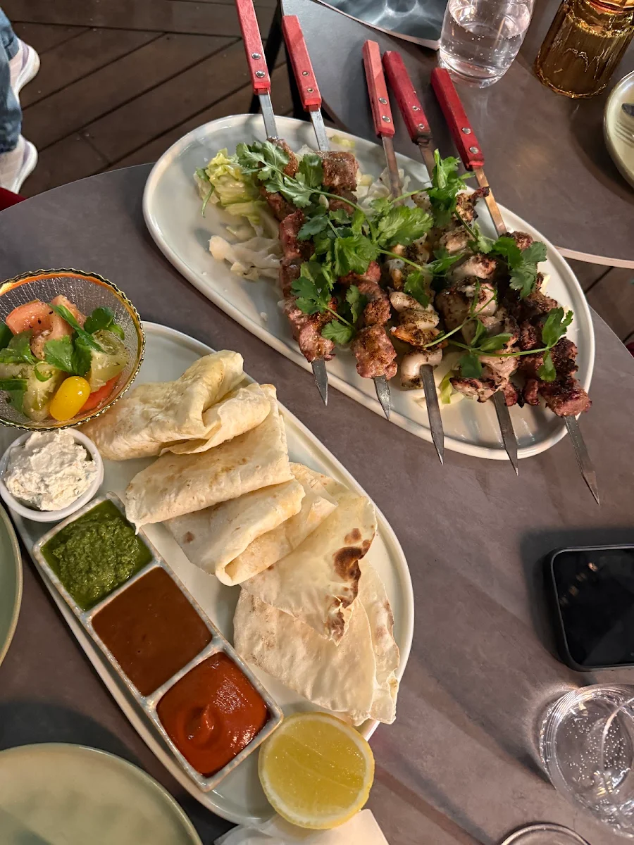 Food & drink, Dacha Bar & Grill
