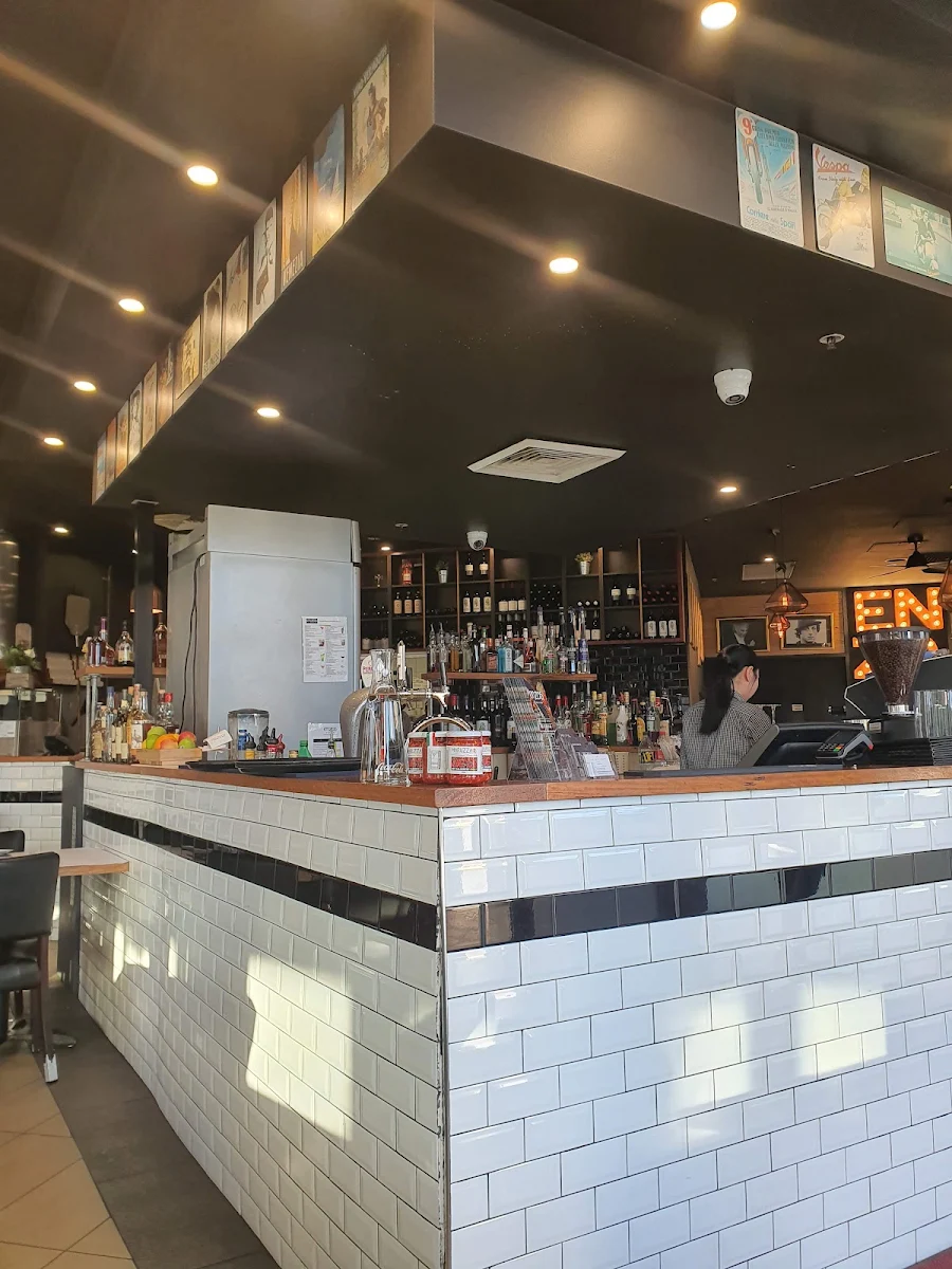 Vibe, Enzo's Cucina