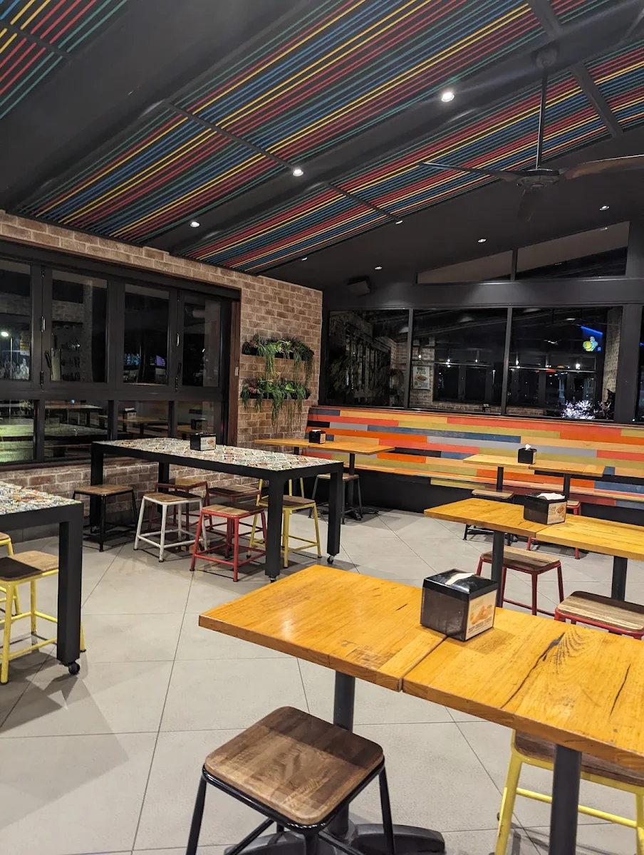 Vibe, Guzman y Gomez - Toowoomba South