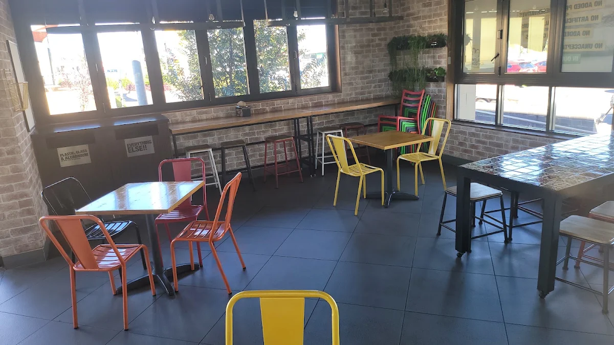 Vibe, Guzman y Gomez - Toowoomba South