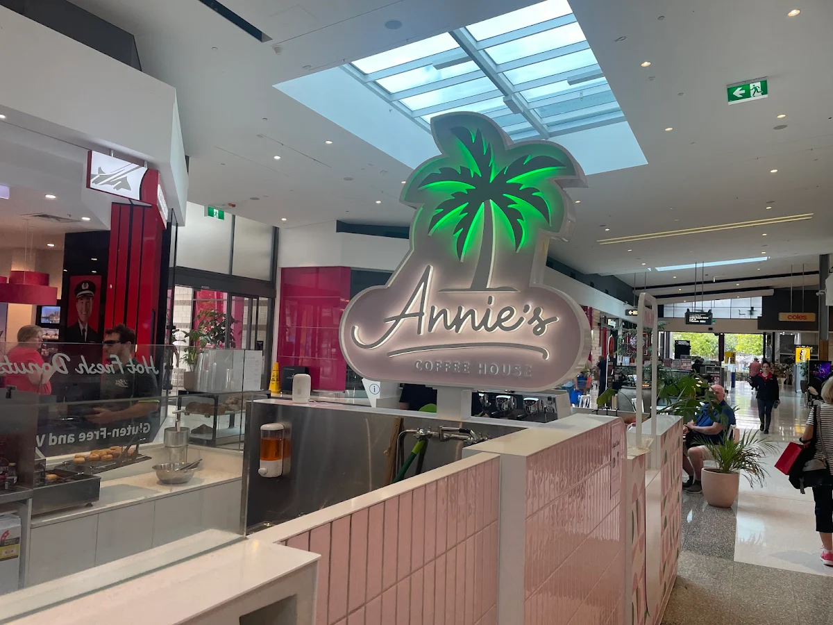 Vibe, Annie’s Coffee House