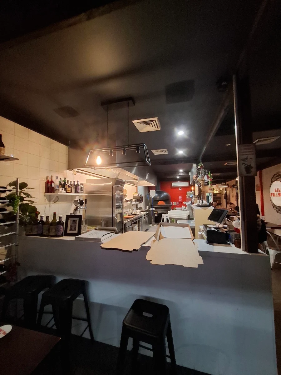 Vibe, Lil Franky Pizzeria