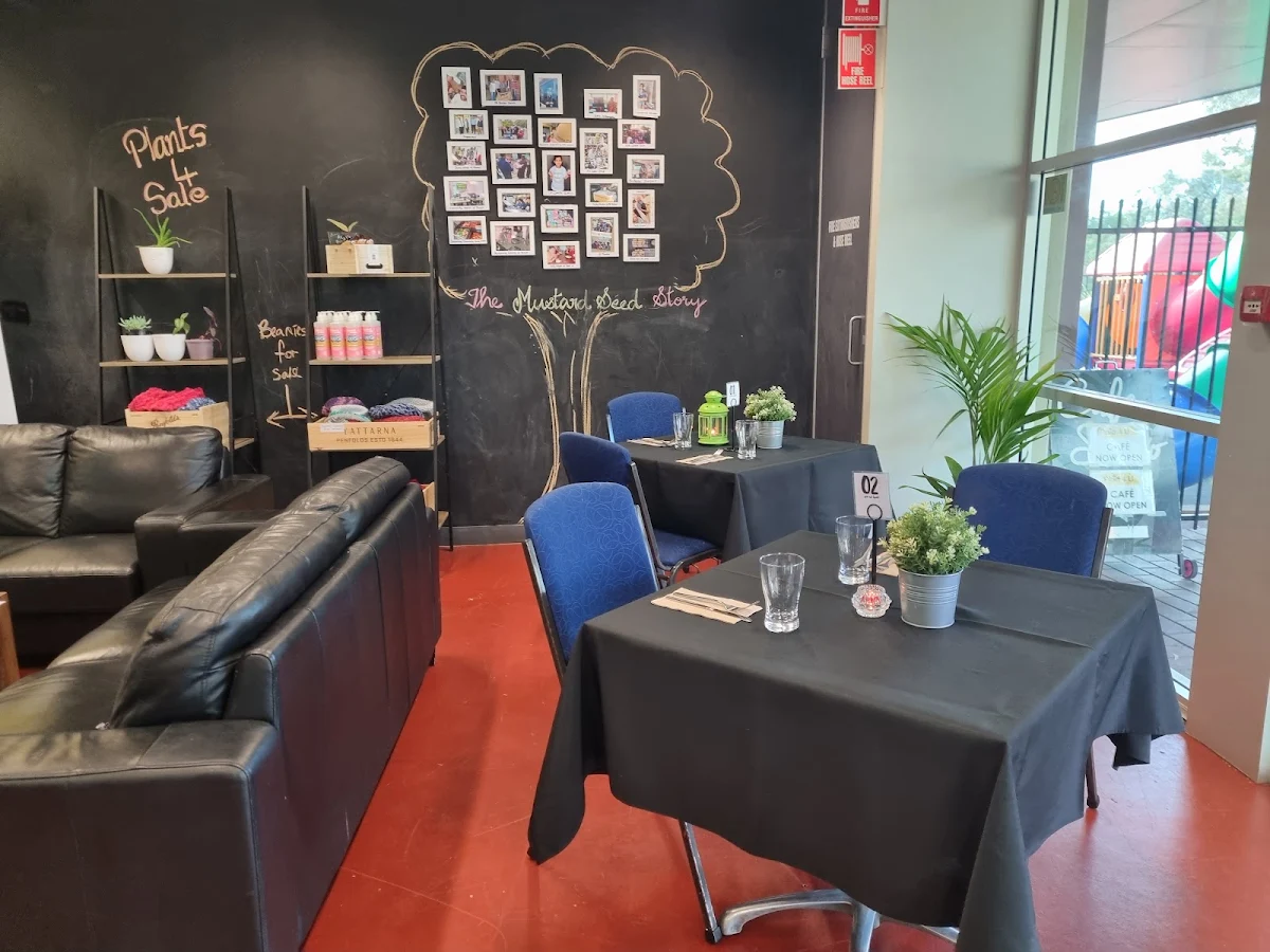 Vibe, PAID 4 U CAFE