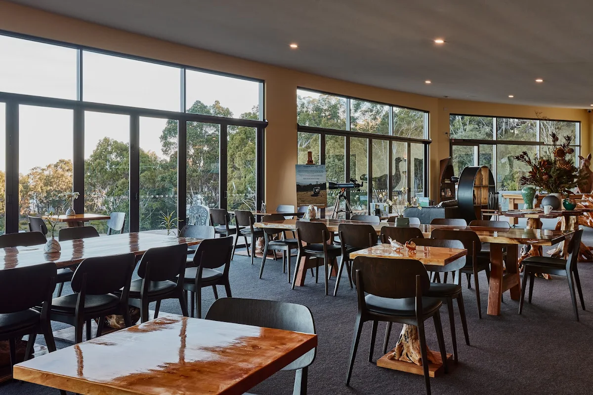 Vibe, Mount Paul Lounge