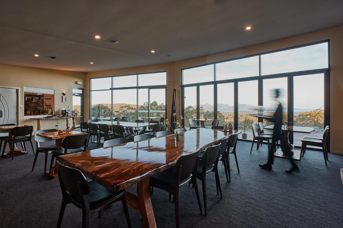 Vibe, Mount Paul Lounge