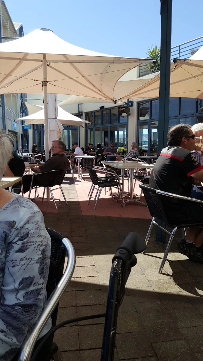 Vibe, Levee Food Co