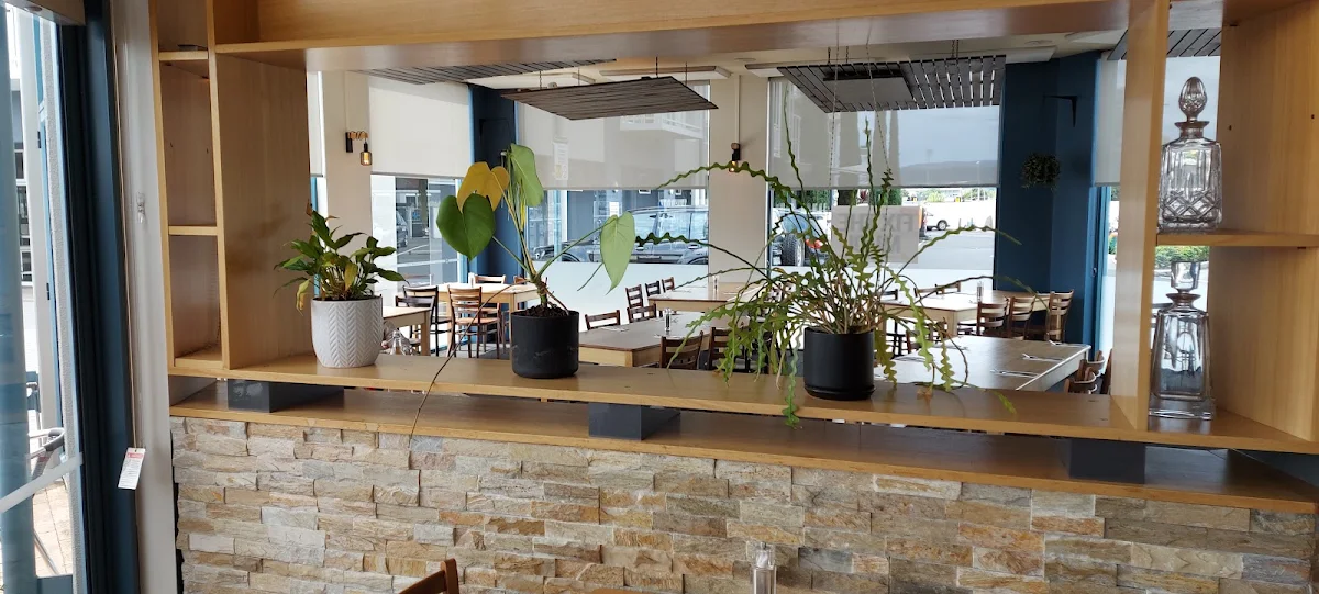 Vibe, Levee Food Co