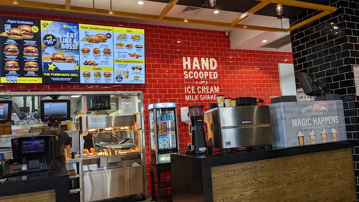 Menu, Carl's Jr. Pooraka