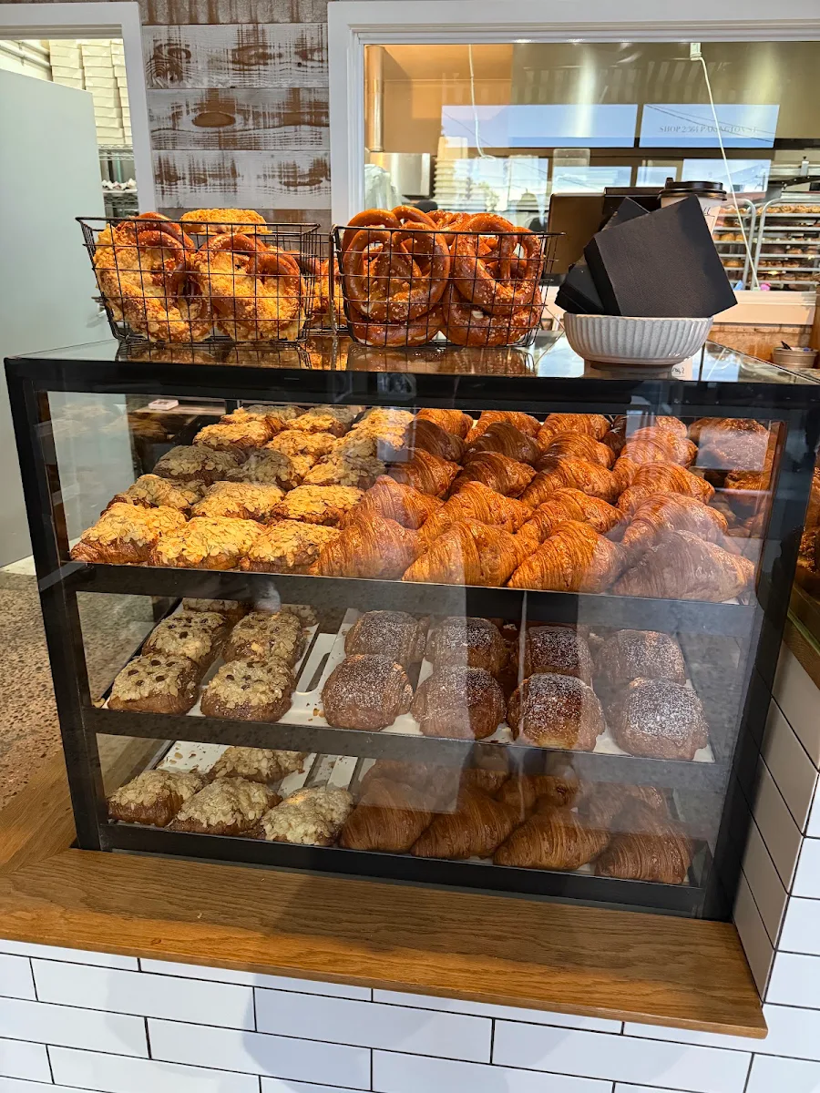 Vibe, Born & Bread Bakehouse