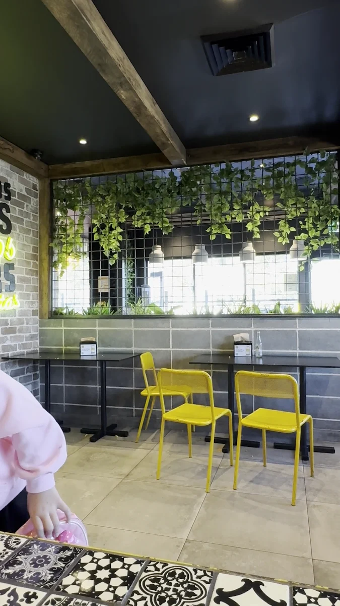 Vibe, Guzman y Gomez - Casula