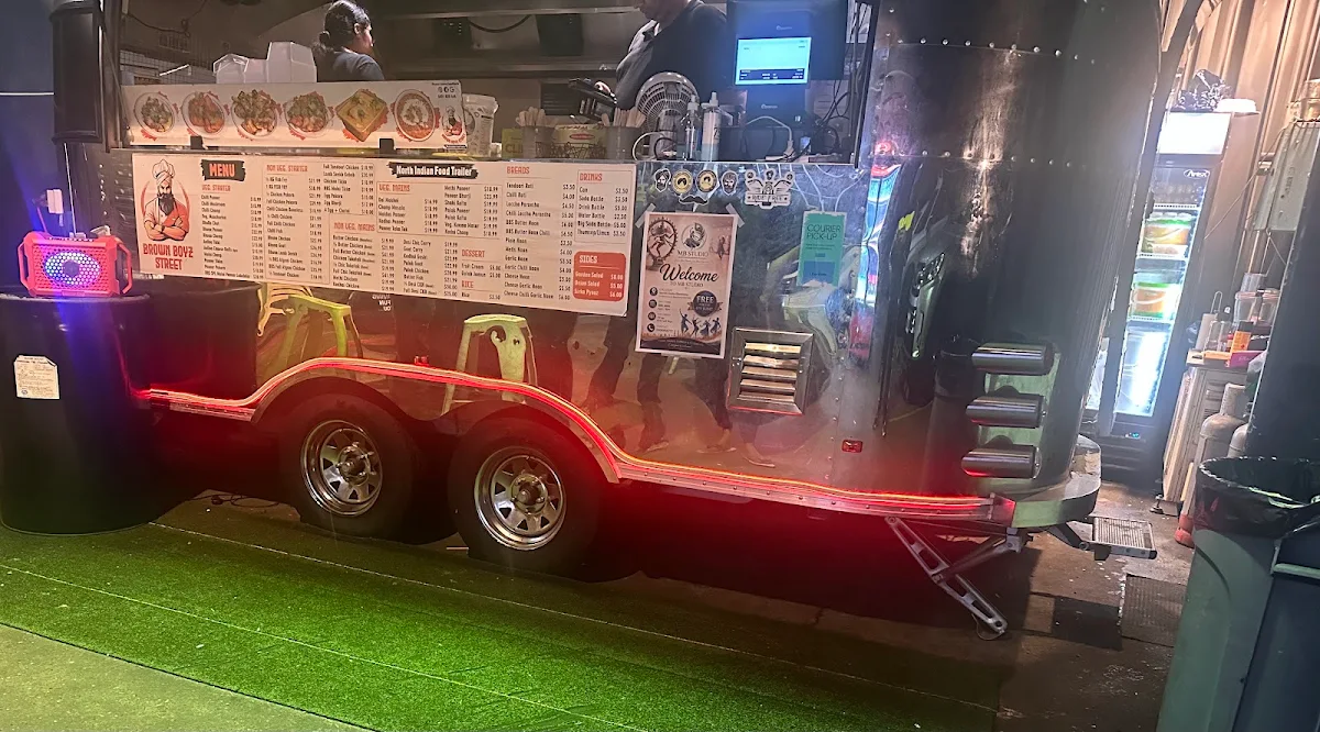 Menu, Brown Boyz Street