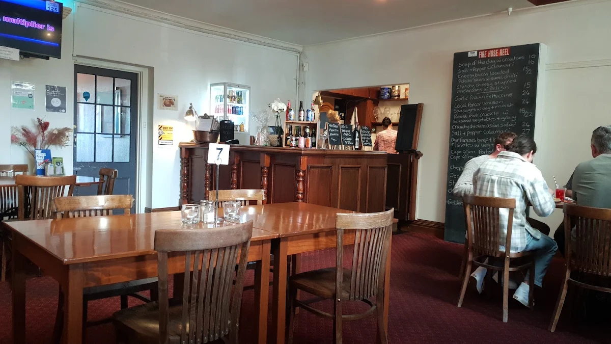Vibe, Carrick Inn Hotel