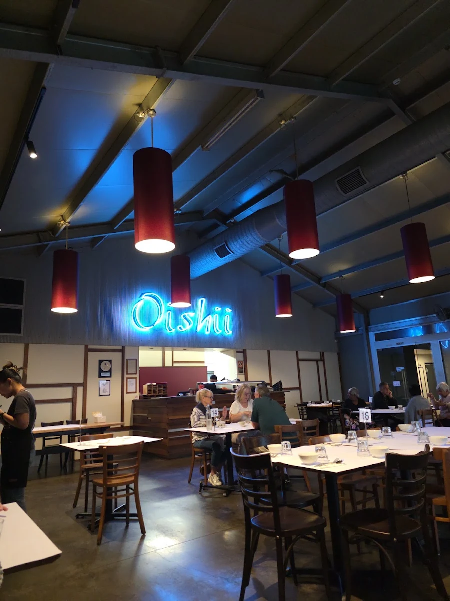 Vibe, Oishii Japanese and Thai Restaurant