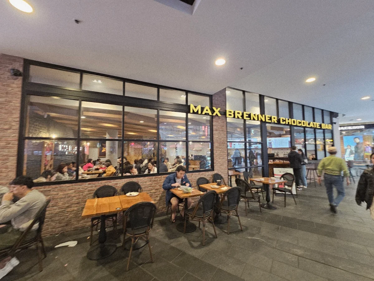 Vibe, Max Brenner - World Square