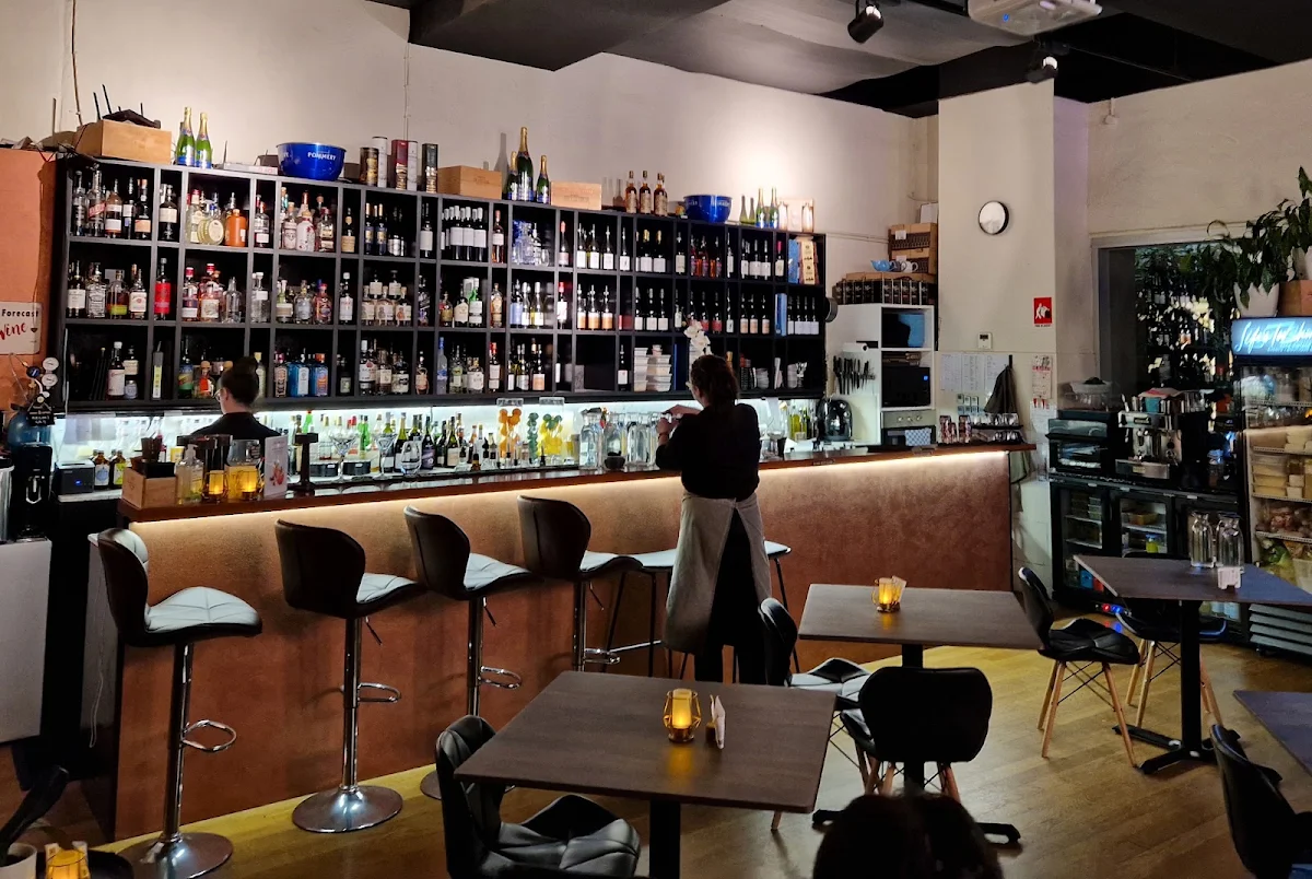 Vibe, Life's Too Short Bar