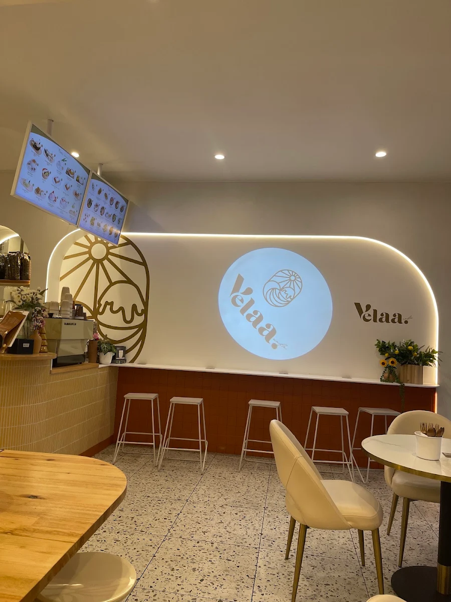 Vibe, Velaa Cafe