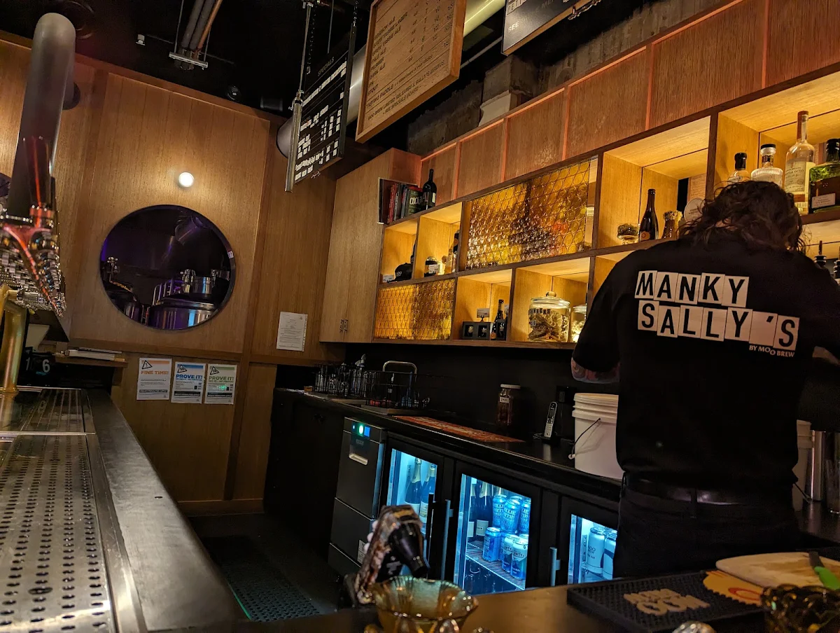 Vibe, Manky Sally's