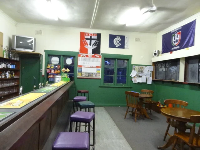 Vibe, Quinninup Tavern