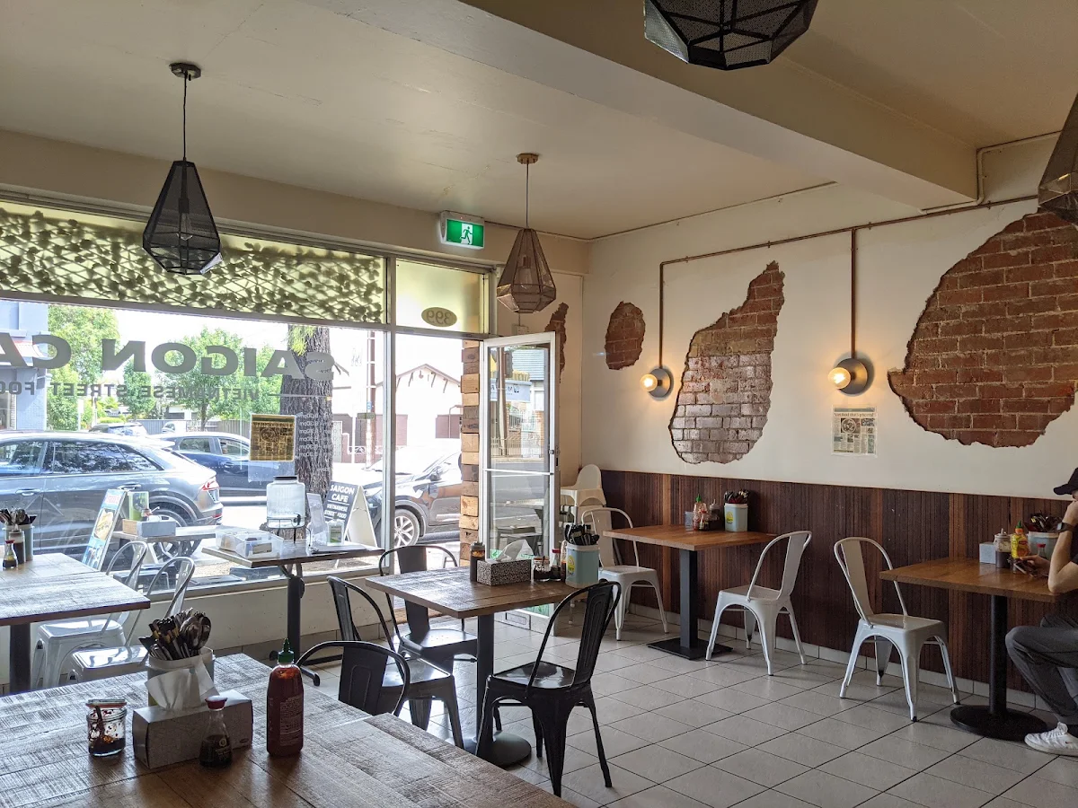 Vibe, Saigon Cafe