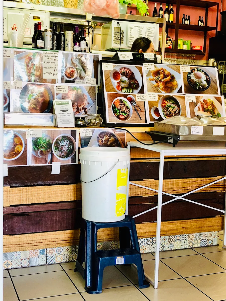 Vibe, Saigon Cafe