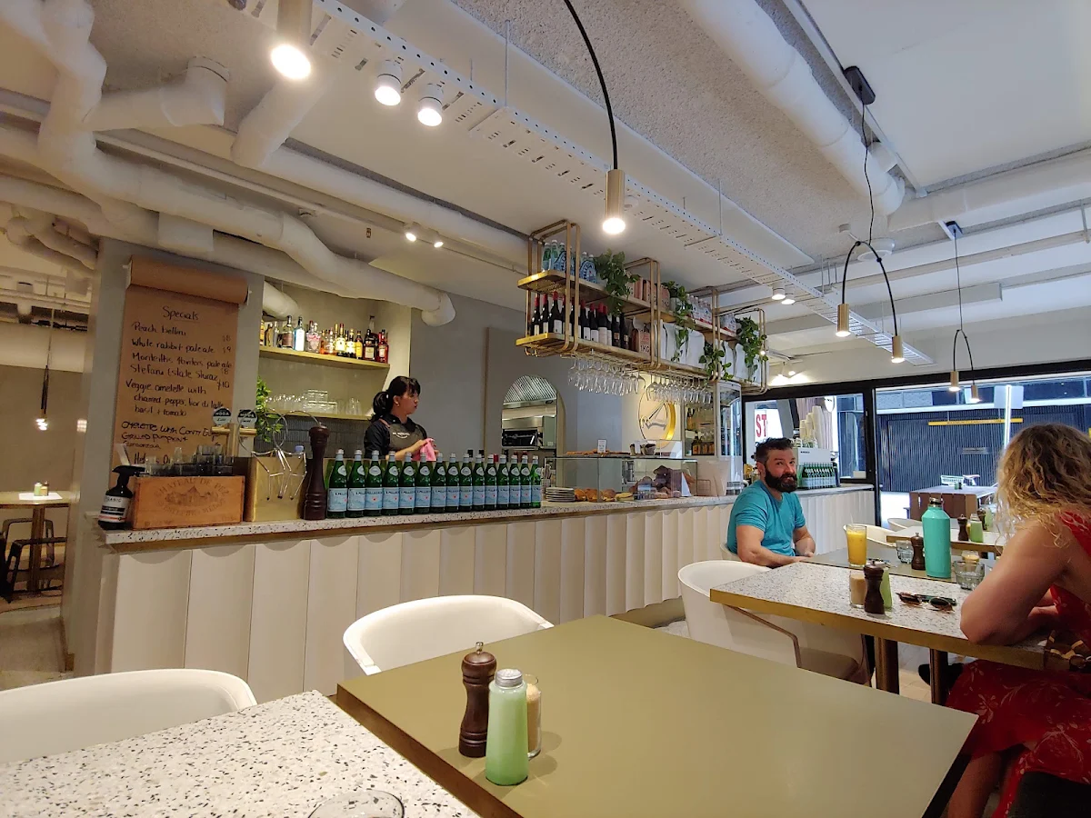 Vibe, Mr.Percival Cafe & Restaurant