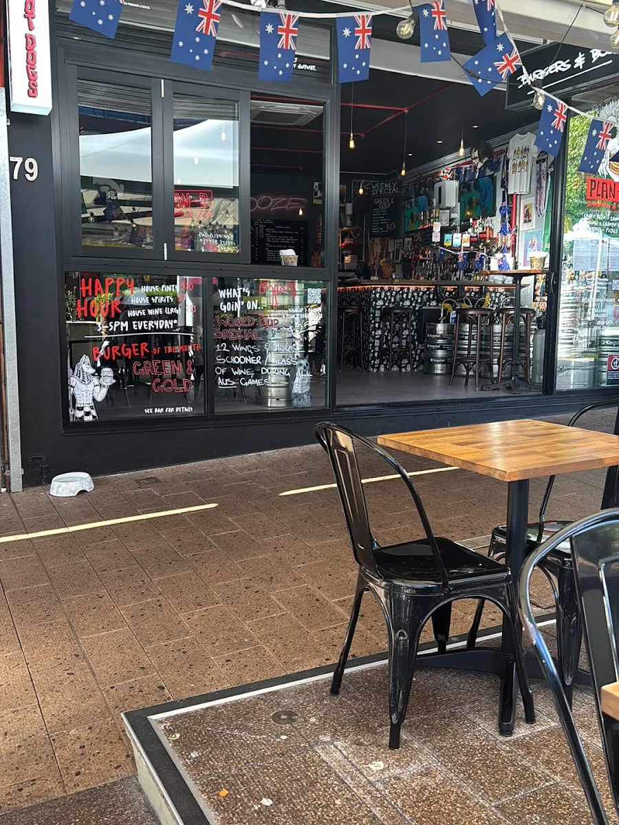 Vibe, Plan B Burgers & Booze