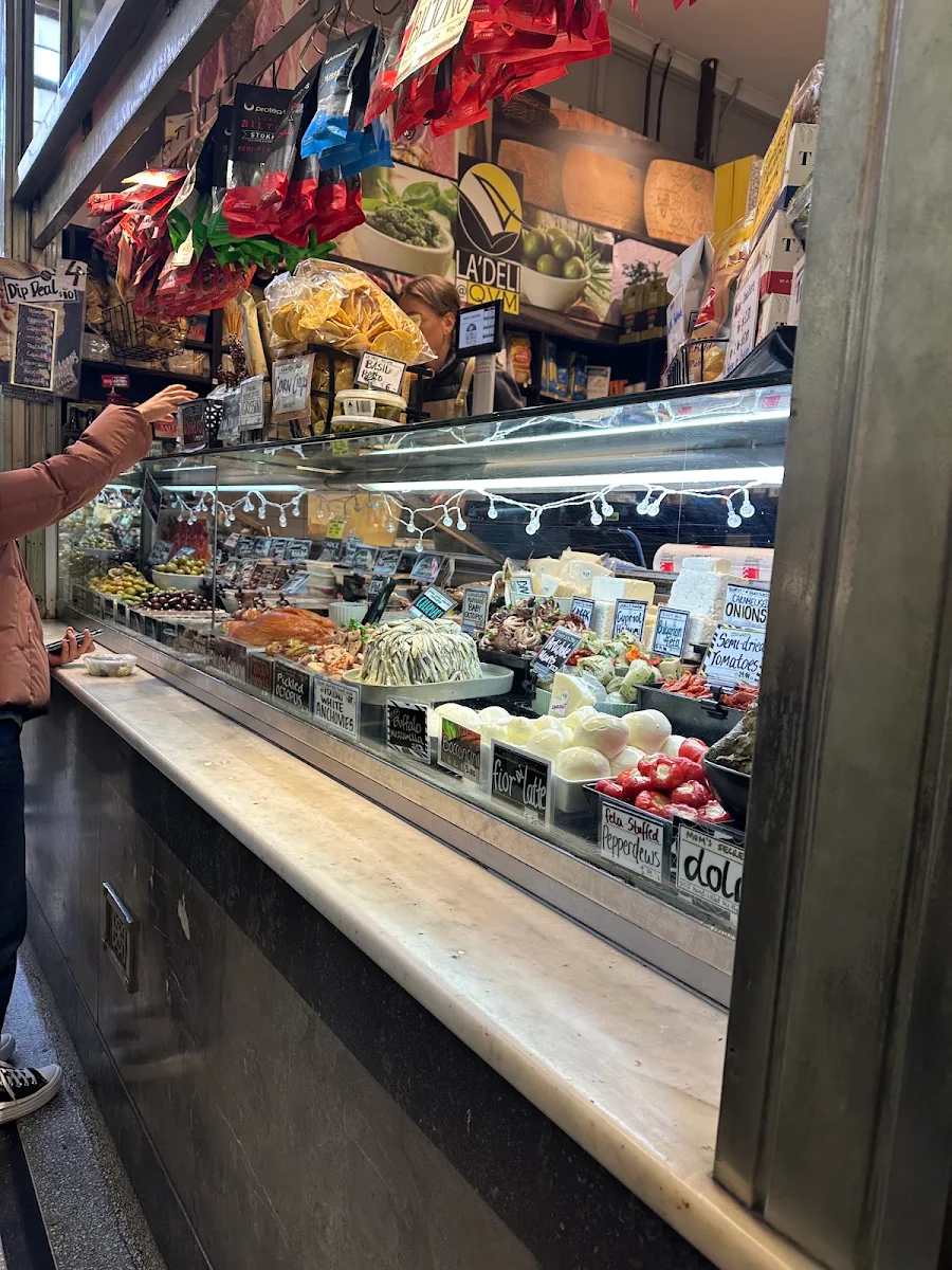 Vibe, La' Deli
