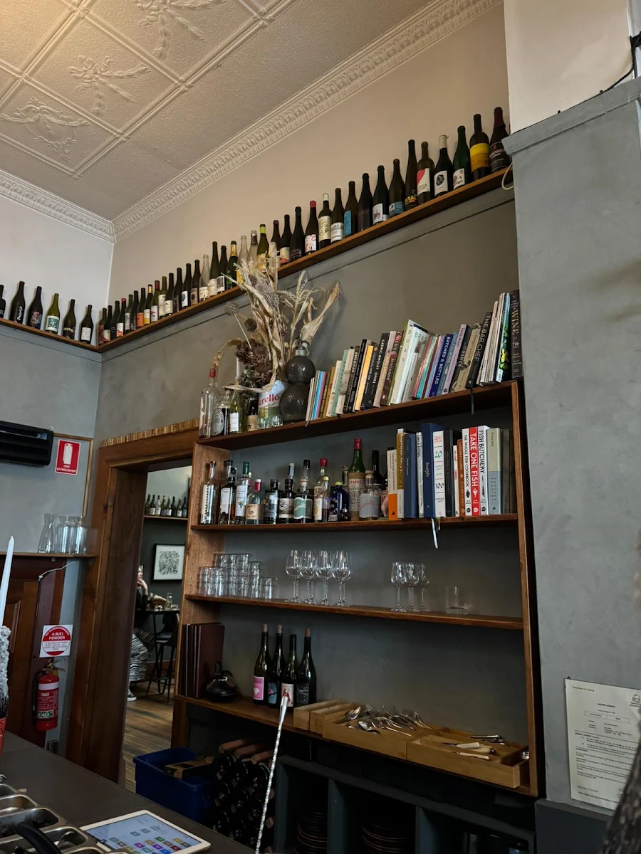 Vibe, Lucinda Wine Bar
