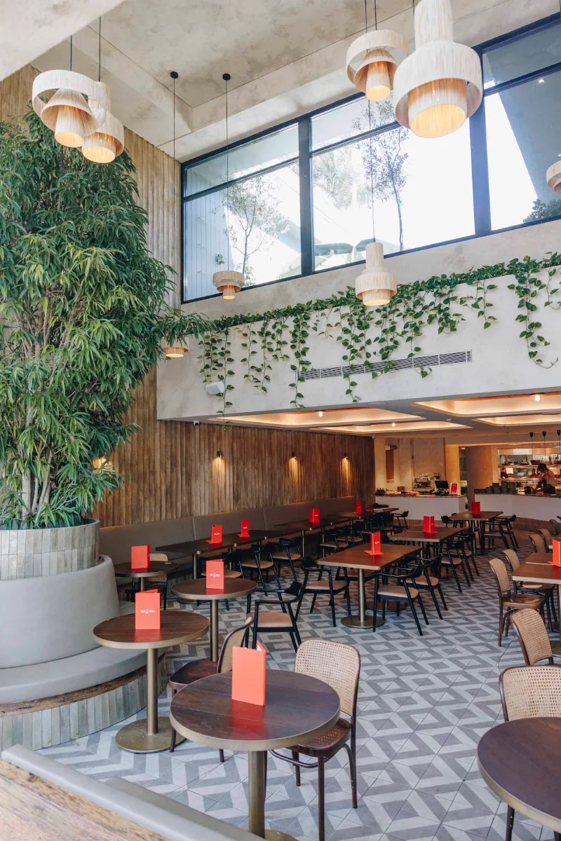 Vibe, The Del Hotel & Pub